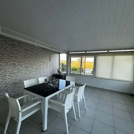 3 Bedroom Bangalow Сasa de vacaciones